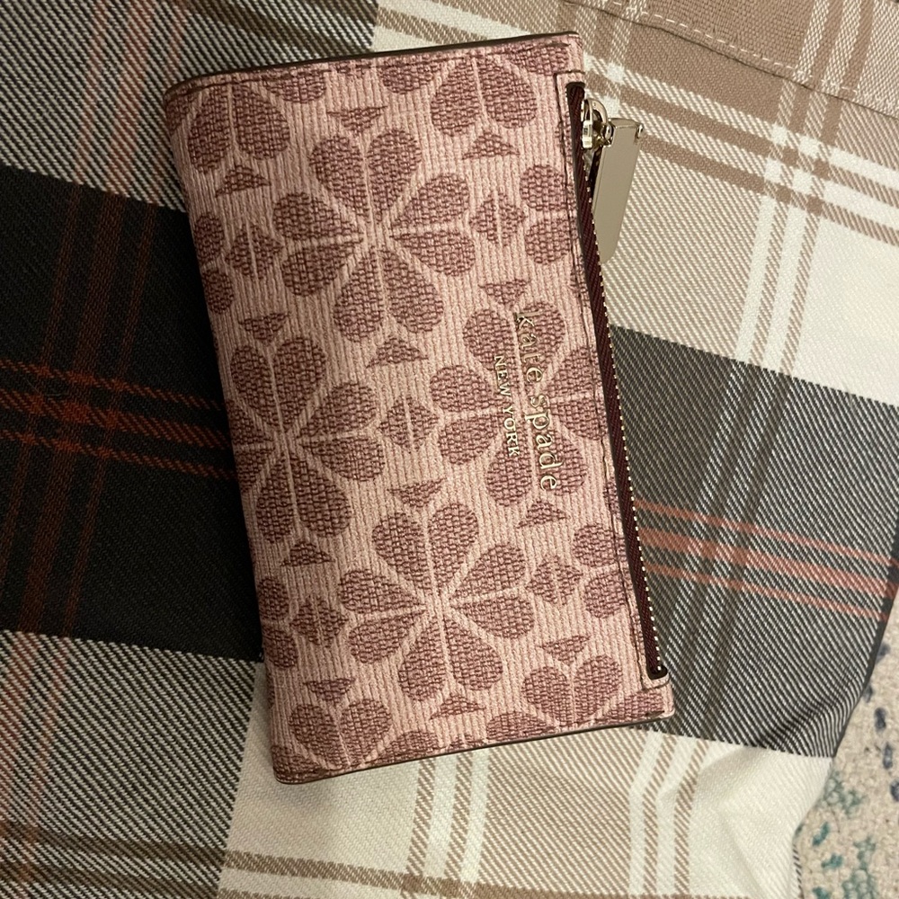 Small Kate spade wallet